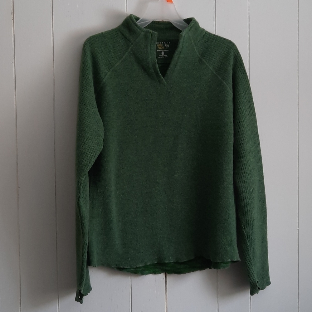 Mountain Hard Wear ladies large green  sweater